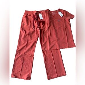 Figs set  Alexandria wide leg medium/ Catalina Coral Scrub top small